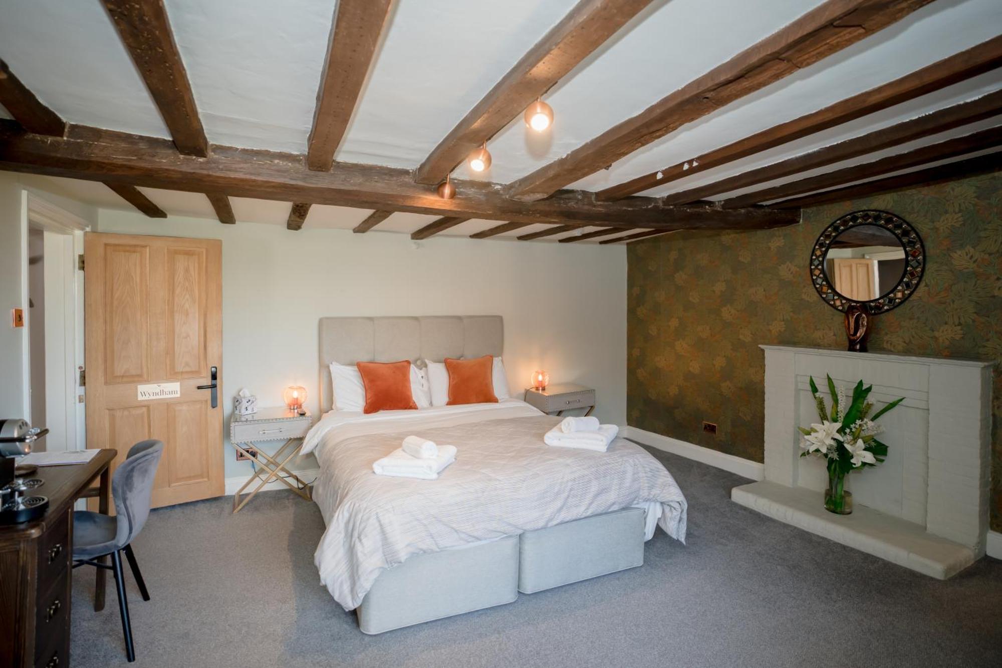 Tottington Manor Hotel Henfield エクステリア 写真